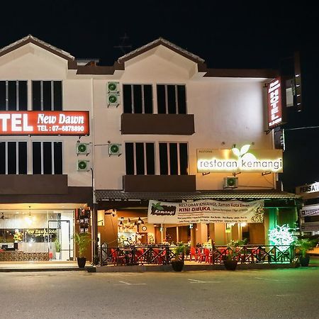 New Dawn Hotel Pontian Sdn Bhd Pontian Kecil Exterior photo
