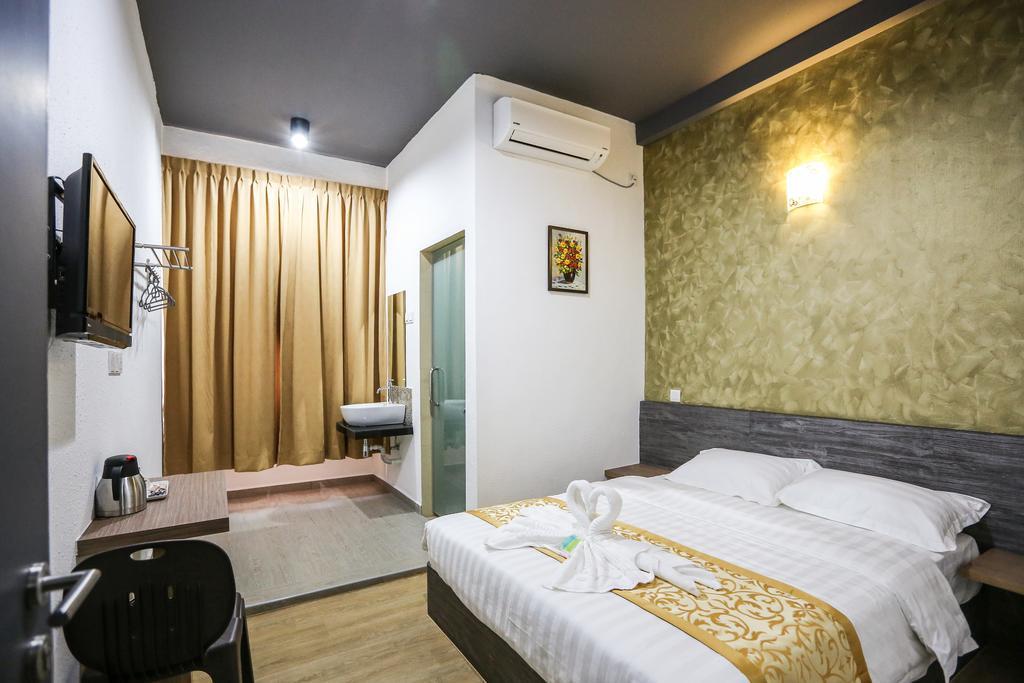 New Dawn Hotel Pontian Sdn Bhd Pontian Kecil Room photo