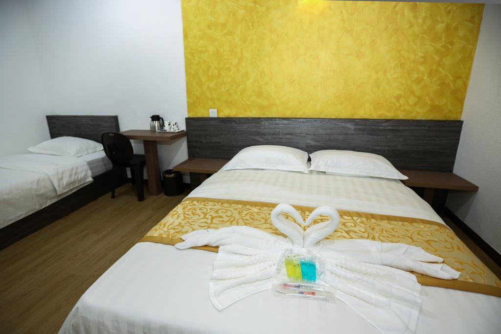 New Dawn Hotel Pontian Sdn Bhd Pontian Kecil Room photo