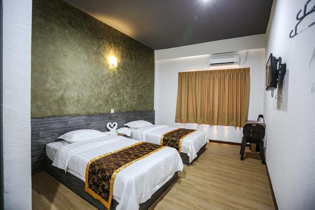 New Dawn Hotel Pontian Sdn Bhd Pontian Kecil Exterior photo