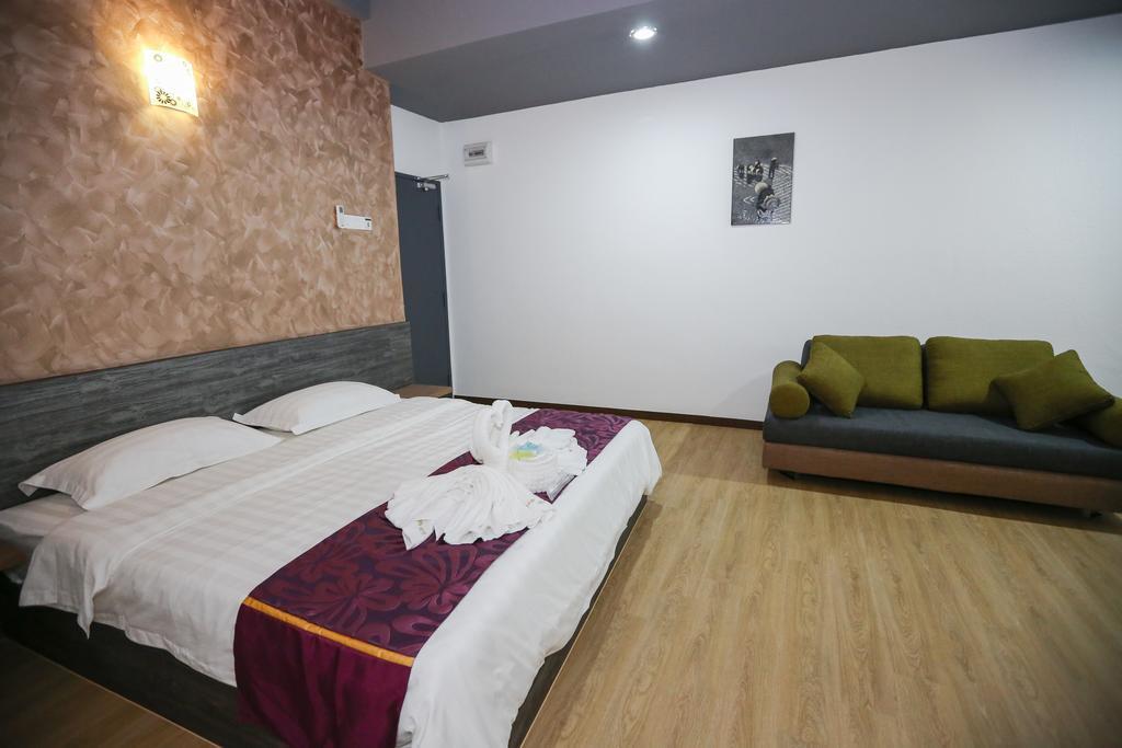 New Dawn Hotel Pontian Sdn Bhd Pontian Kecil Room photo