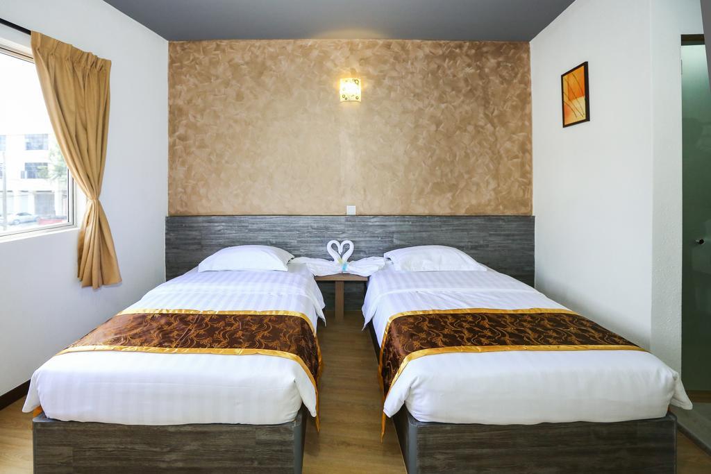 New Dawn Hotel Pontian Sdn Bhd Pontian Kecil Room photo